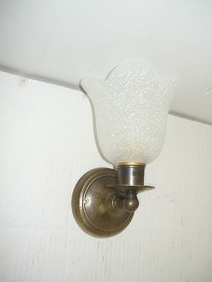 applique-lampada-ottone-bagno-parete-vetro-appliques.jpg