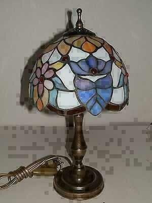 lampada-abatjour-vetro-tiffany-base-liberty-in-ottone841.jpg
