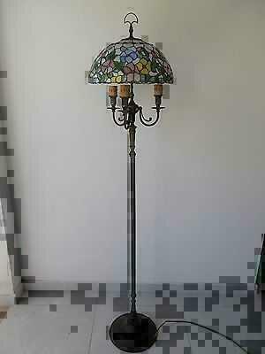 lampada-da-terra-in-ottone-stile-fiorentino-vetro-tiffany-da-40-cm-salotto.jpg