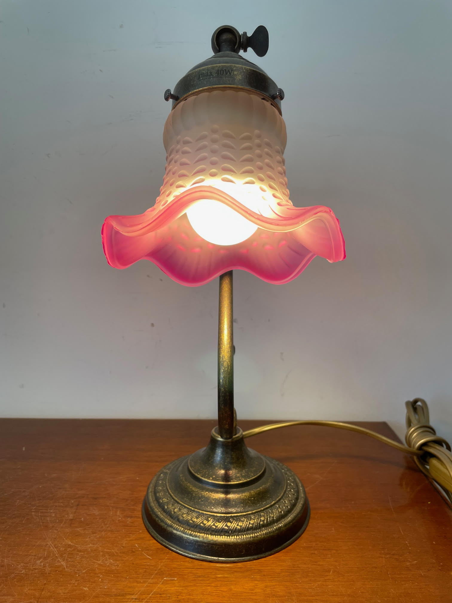 Lampada per comodino camera da letto in ottone brunito abat-jour vetro rosa  clas