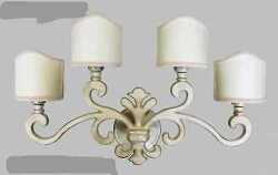 applique-lampada-giglio-fiorentino-ottone-avorio-decapato-con-pergamena-4-luci.jpg