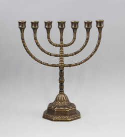 candelabro-menorah-grande-7braccia-ebraico.jpg