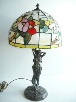 lampada-abatjour-vetro-tiffany-base-liberty-in-ottone162.jpg