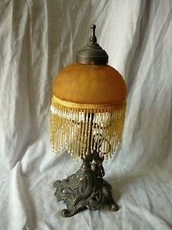 lampada-da-tavolo-in-ottone-con-vetro-a-perline-arancio.jpg