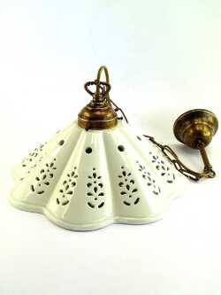 lampadario-sospeso-in-ottone-con-ceramica-traforata-30-cm.jpg
