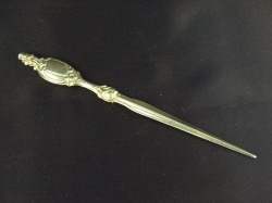 tagliacarte-ottone-medaglione-classciarte.JPG